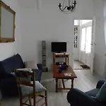 A L'approche De La Konukevi