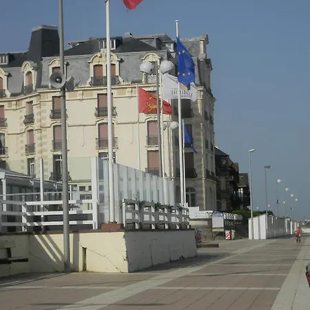 A L'approche De La 3* Houlgate