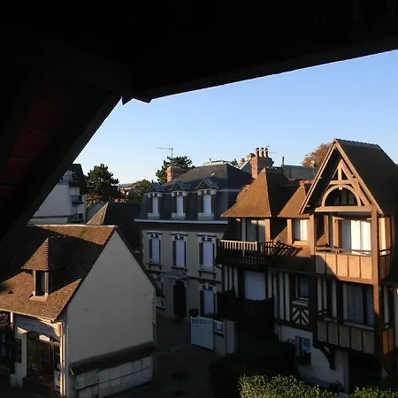 à L'approche De La Maison d'hôtes 2*