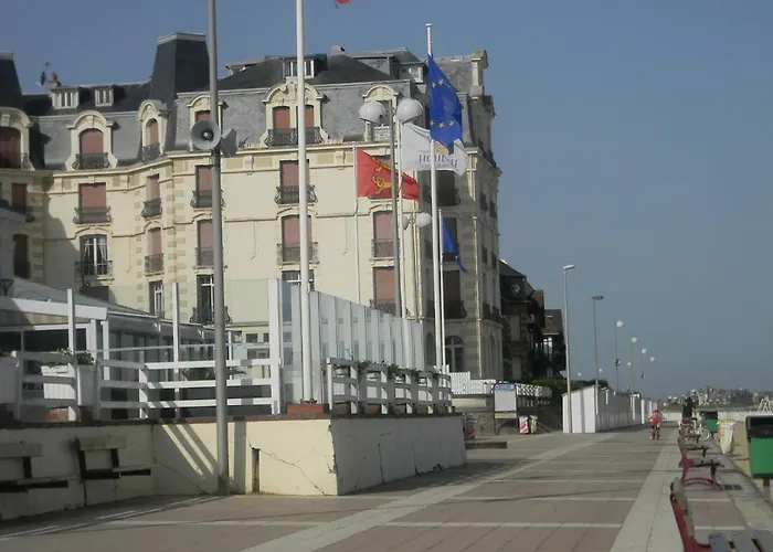 A L'approche De La 3* ウルガット