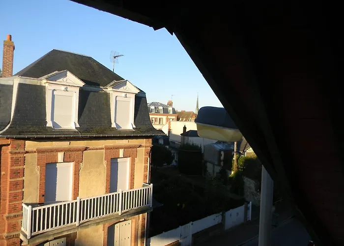 A L'approche De La Guest house