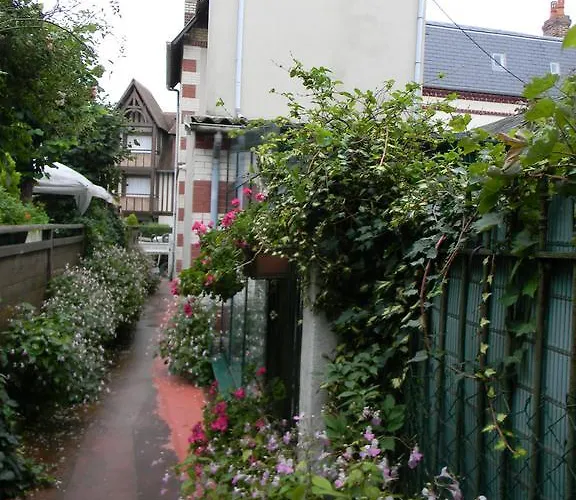 A L'approche De La 3* Houlgate